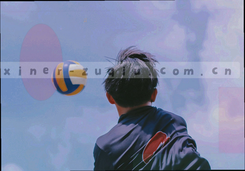 多台不同尺寸平板平铺对比，屏幕显示同一场赛事界面
